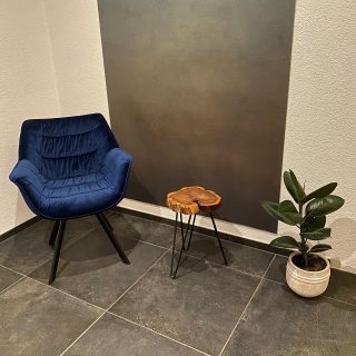Apfelbaum 🍎🌳 Toll in Szene gesetzt und passend für einen großen Hausflur 🥰
Interesse an einem ähnlichen Albtisch? Dann schick uns eine Nachricht 📬
.
#albtisch #kundenfoto #apfelbaum #szene #hausflur #flurinspiration #hausbau #hausbau2022 #hausumbau #häuslebauer #wohnideen #massivholz #naturkante #baumscheibe #industrial #industrialdesign #lookandwow